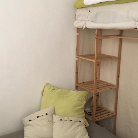 Appart sympa dans le vieux Nîmes Extérieur photo