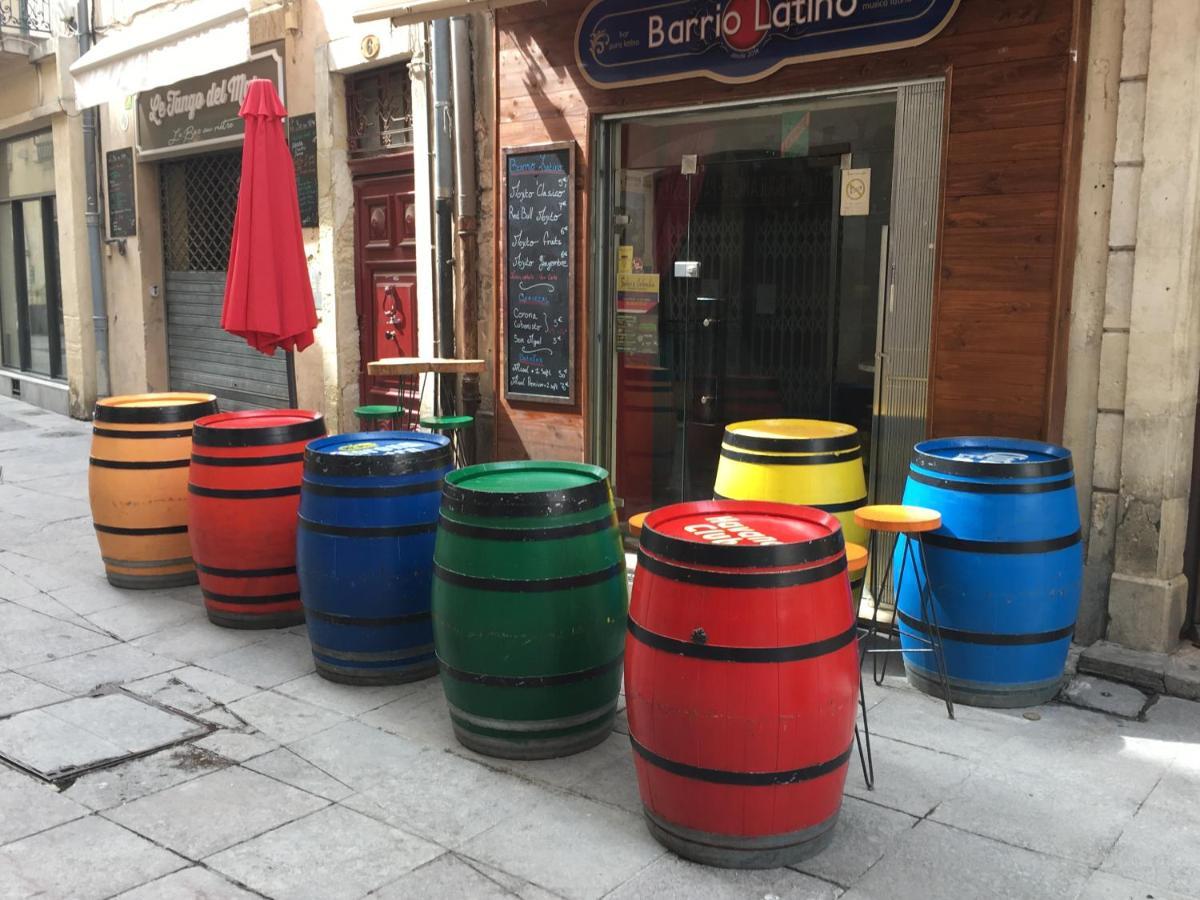 Appart sympa dans le vieux Nîmes Extérieur photo